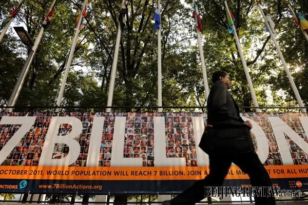 70亿人口_联合国秘书长潘基文宣布世界人口达到70亿