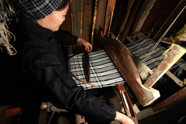 即将消失的技艺--手工纺纱织布