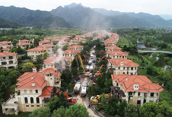 西安长安区加速拆除秦岭北麓违建别墅(组图)