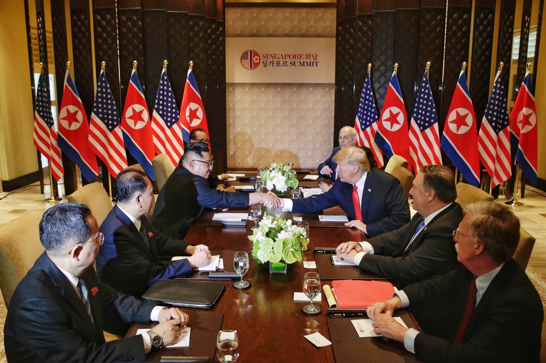 朝美领导人首次会晤在新加坡举行