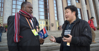 2013年3月，中非编辑部记者倪延硕在政协采访