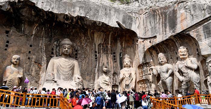 洛阳龙门石窟迎来旅游旺季组图
