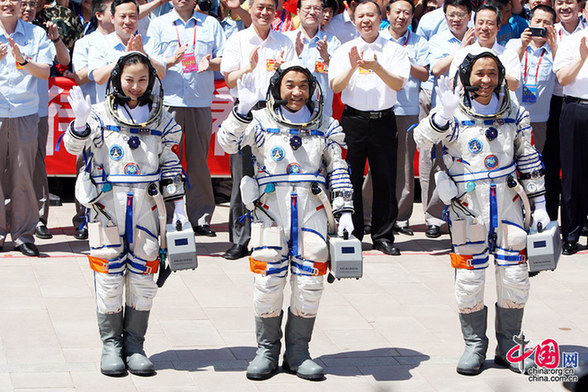  6月11日，神十航天员出征仪式在酒泉卫星发射中心圆梦园广场举行。